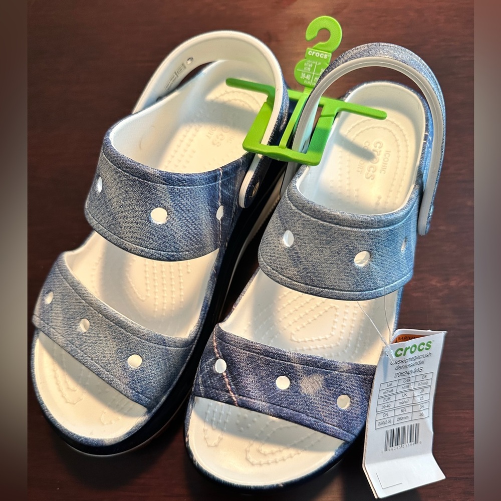 Crocs Classic Mega Crush Sandals Denim 208248-94S W9/M7 Unisex NWT Never worn